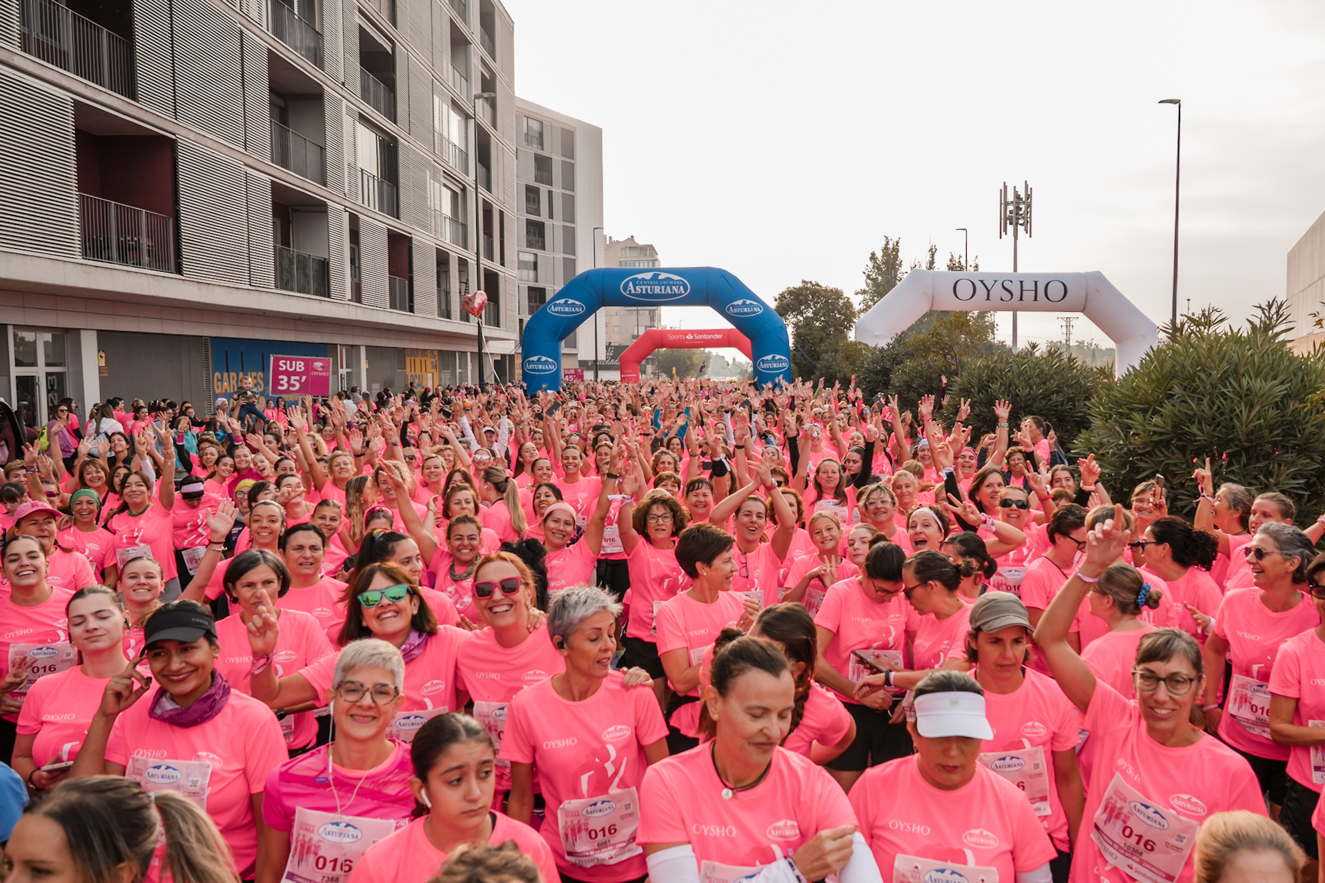 Festival de fitness y aeróbic tras la Carrera de la Mujer Zaragoza 2025