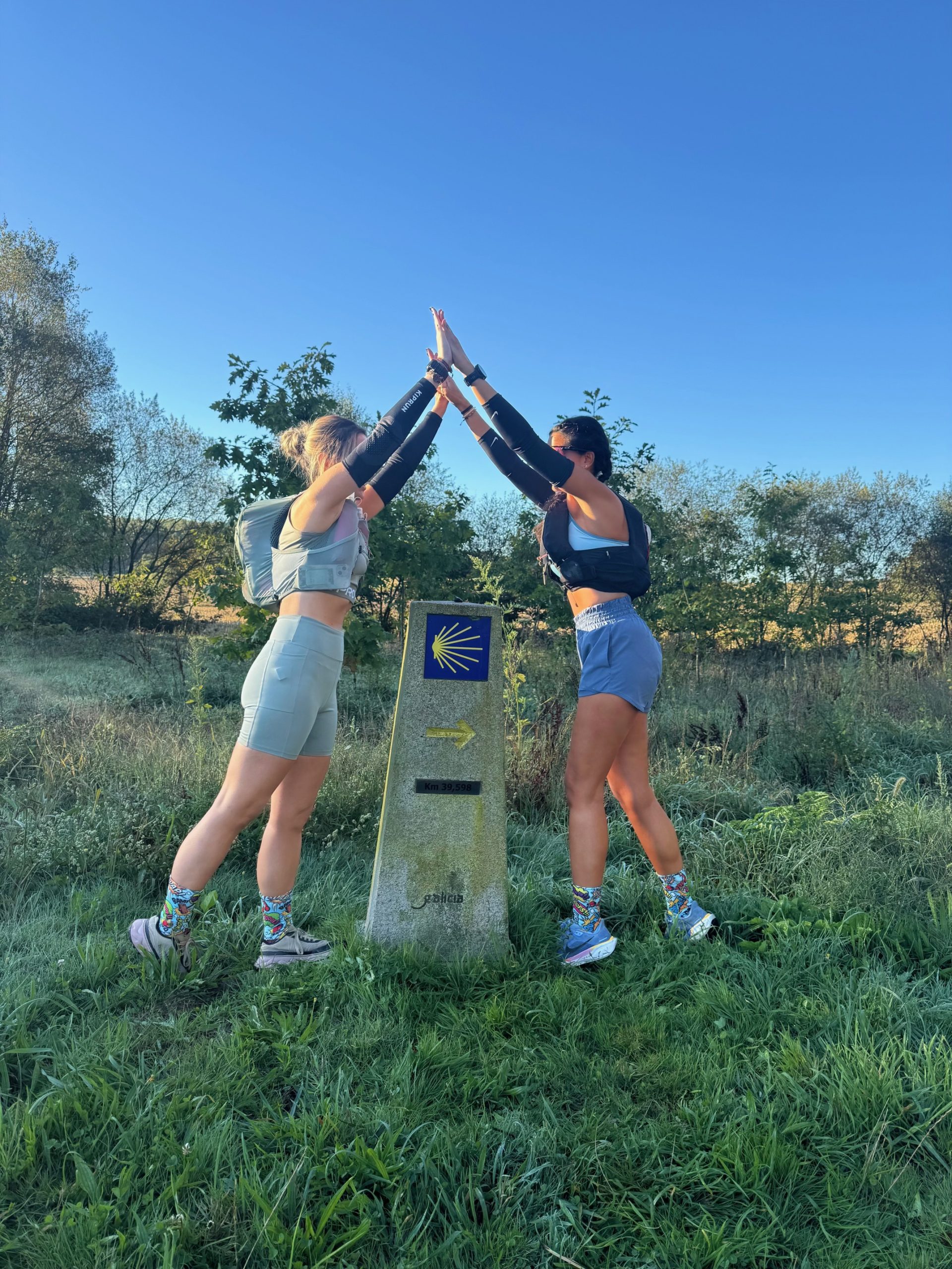 Llegada a Santiago de Compostela tras varias etapas corriendo el Camino