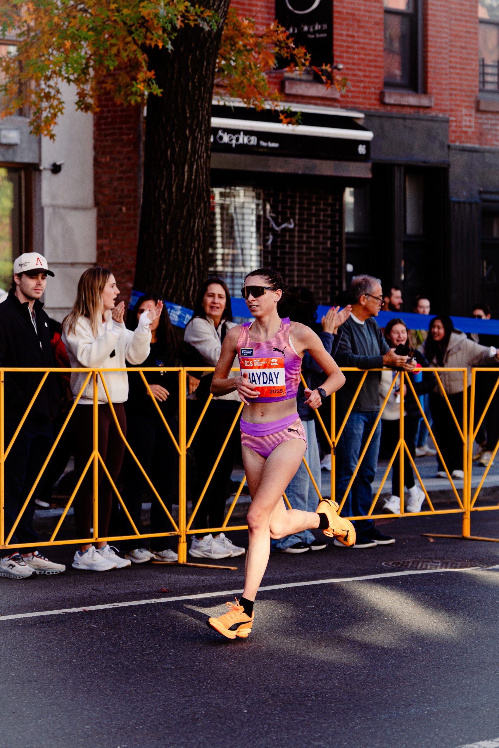 PUMA maratón Nueva York 2025: corredores en Manhattan