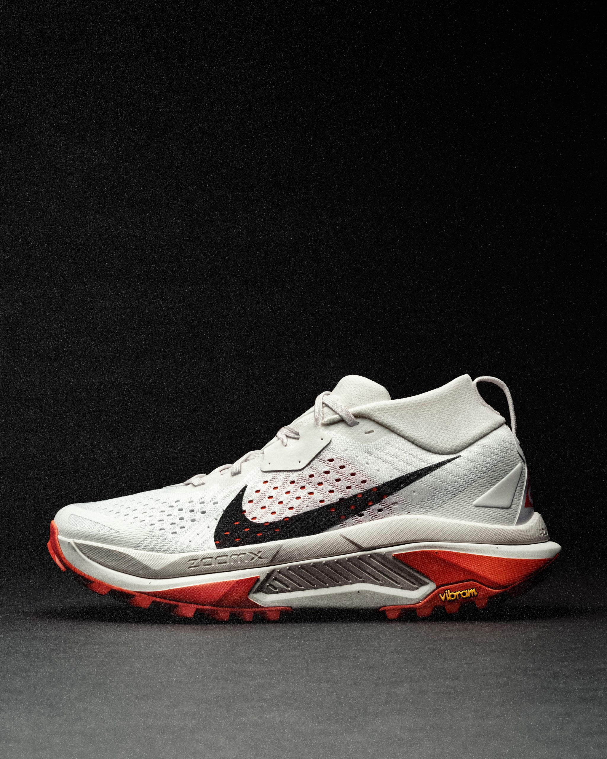 Nike ACG Zegama y Nike Structure Plus