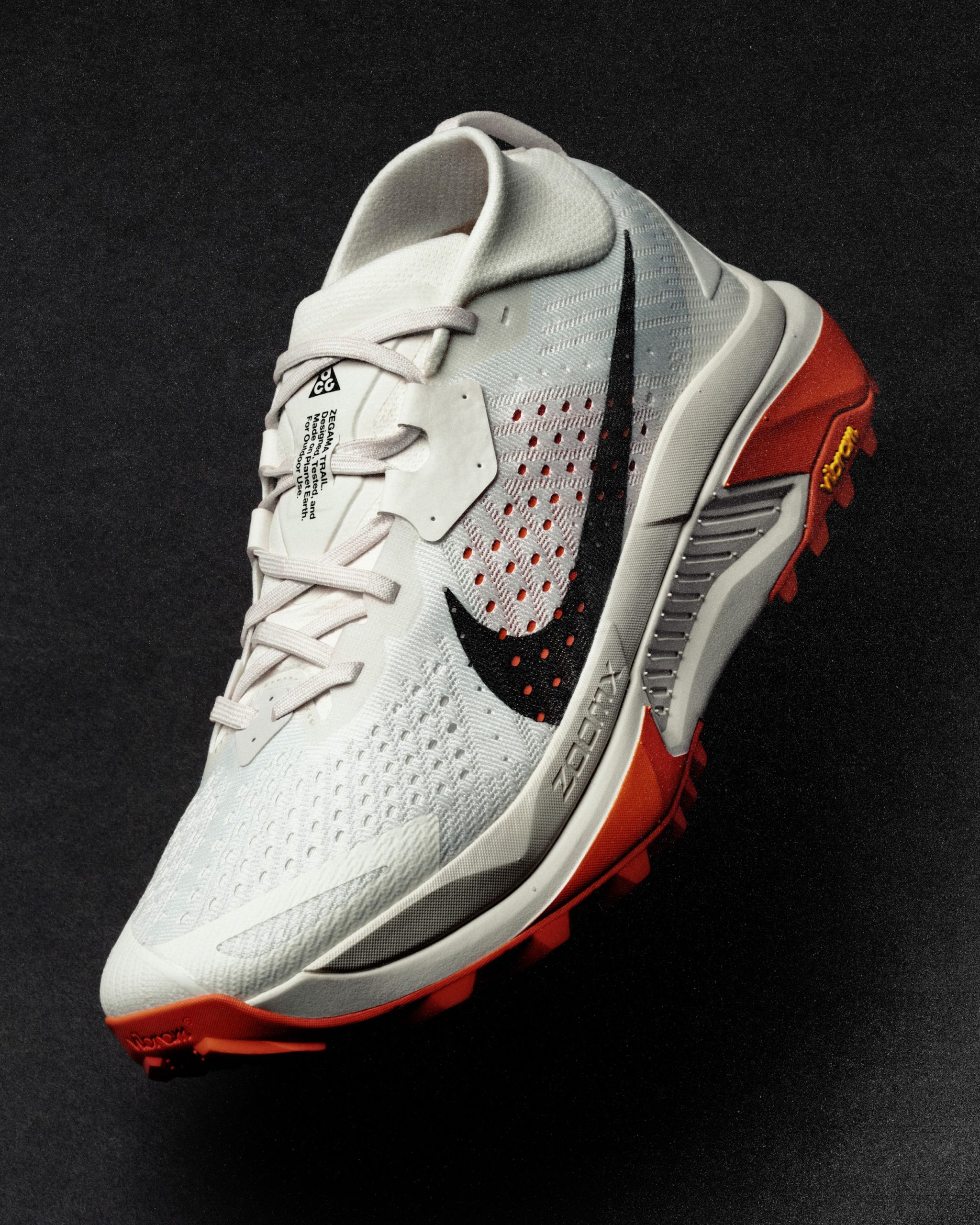 Detalle de la suela y upper de las Nike ACG Zegama