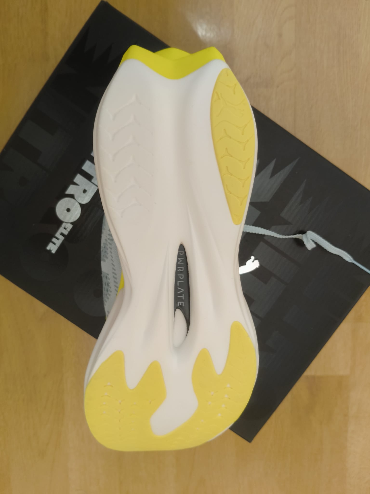 Zona del talón y mediasuela de la PUMA Deviate NITRO Elite 4