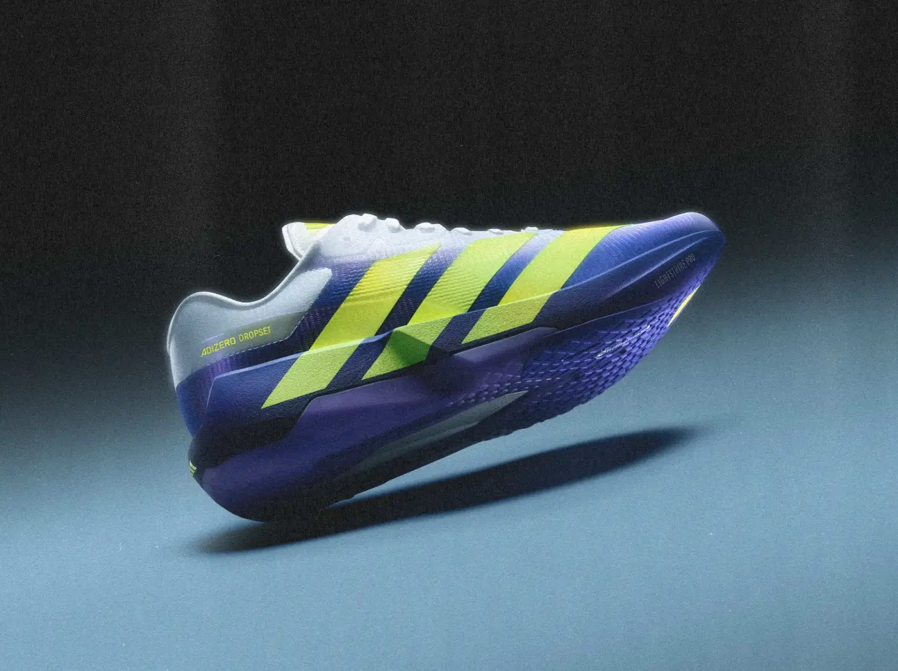 Vista lateral de la zapatilla adidas Adizero Dropset Pro